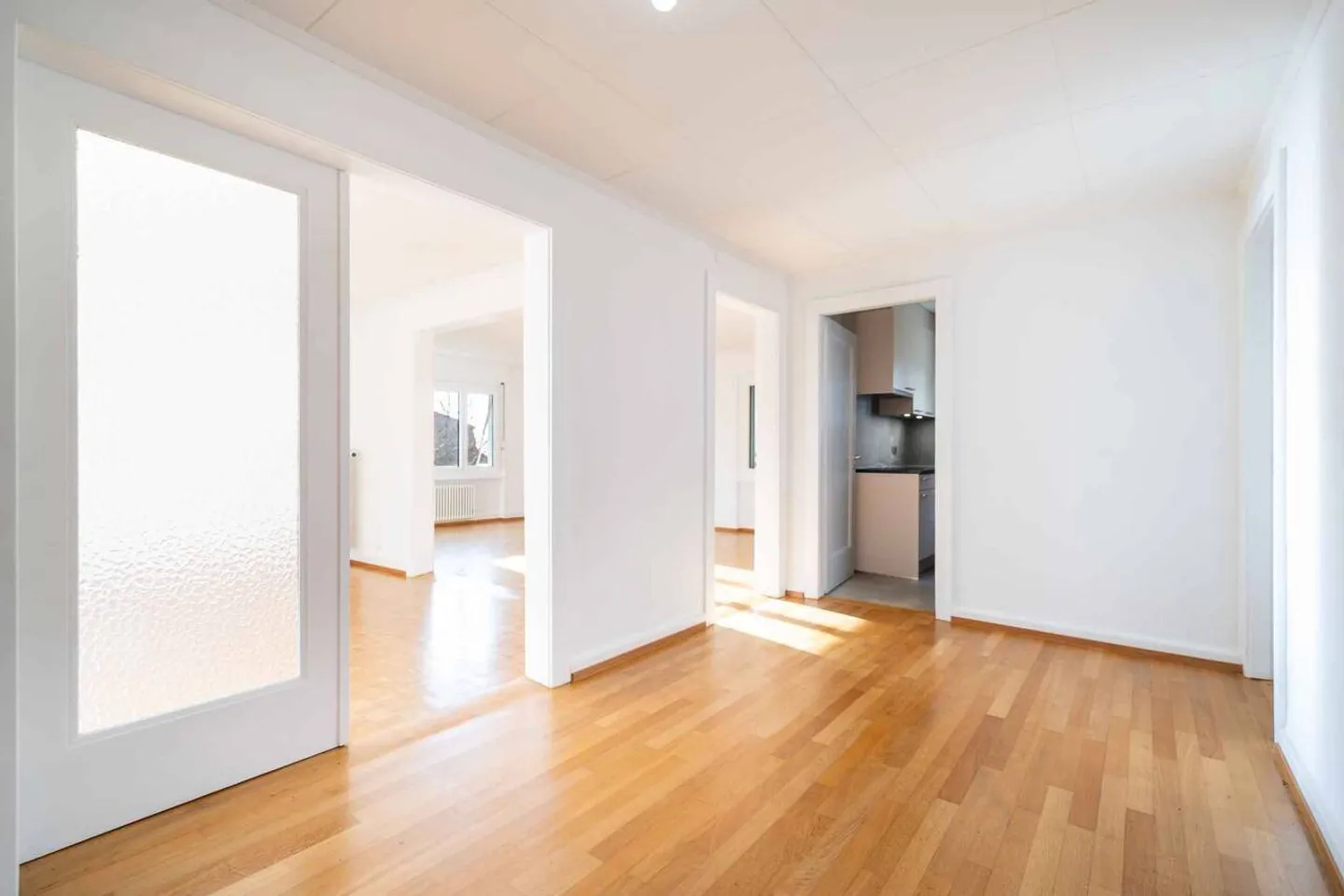 Appartement élégant avec vue sur le lac - Photo 4 sur 11