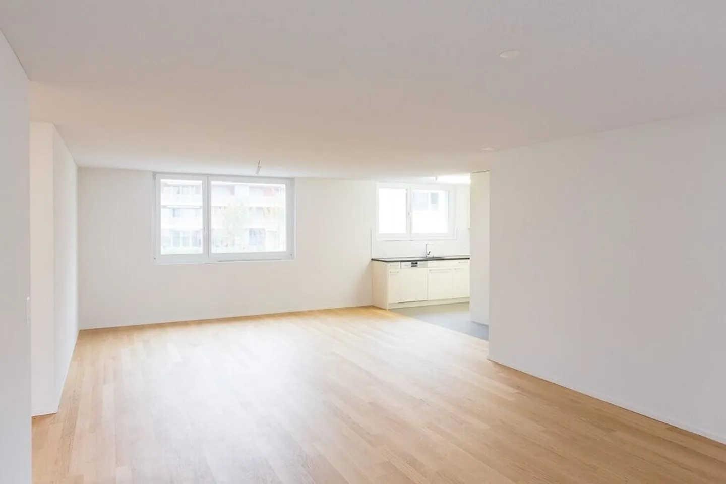 Spacious 3.5-room apartment on the 3rd floor with private washing tower - Photo 3 of 8