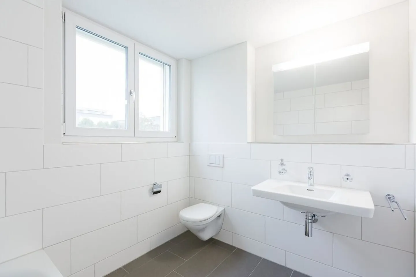 Spacious 3.5-room apartment on the 3rd floor with private washing tower - Photo 6 of 8