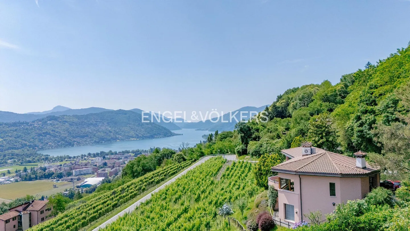 Herrenhaus mit Panoramablick und Pool - Foto 1 von 14