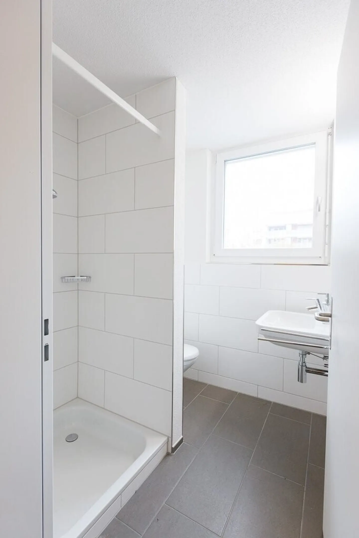 Spacious 3.5-room apartment on the 3rd floor with private washing tower - Photo 7 of 8