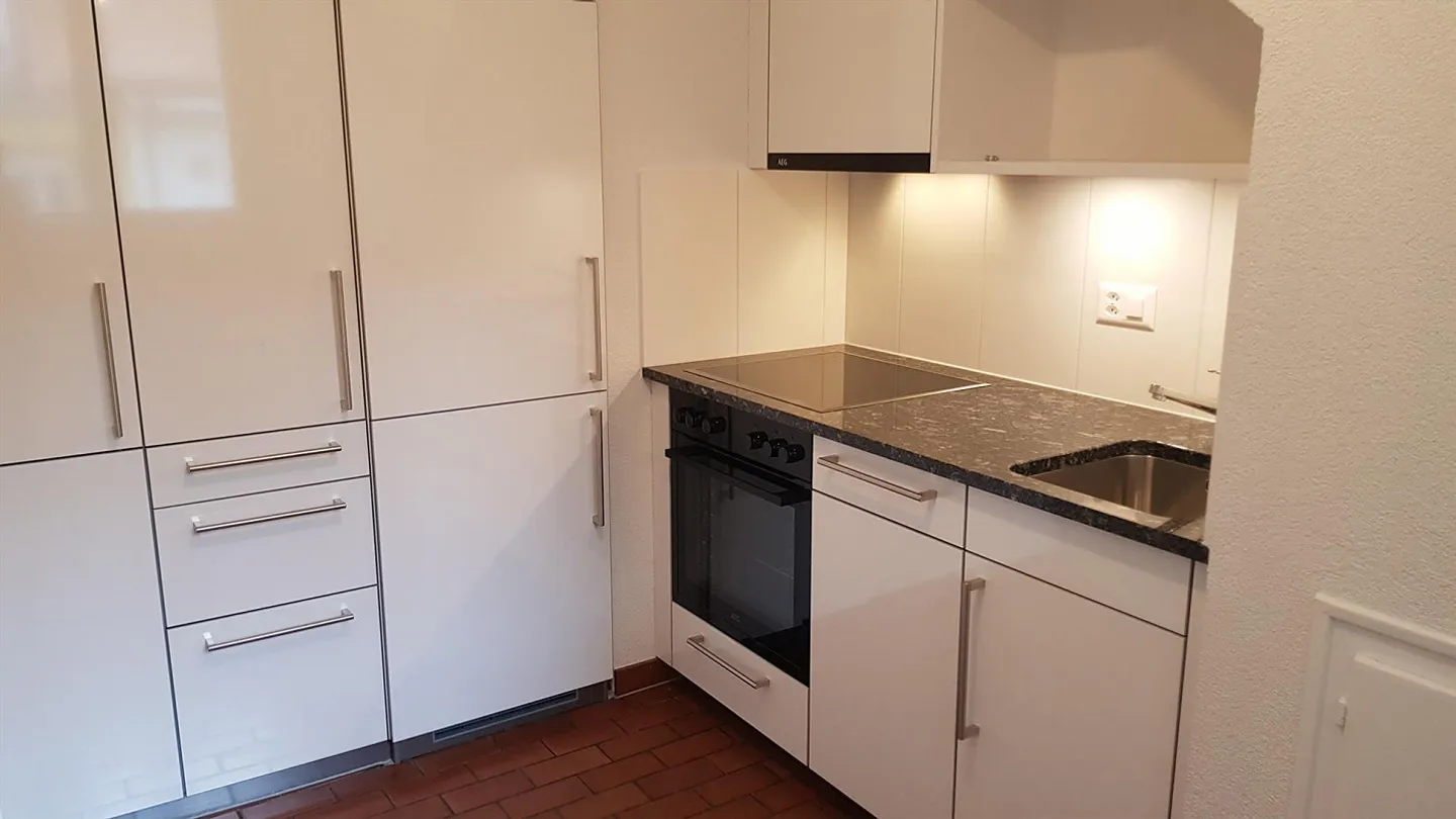 2.5-room apartment in the attic in the beautiful Länggasse - Photo 1 of 9