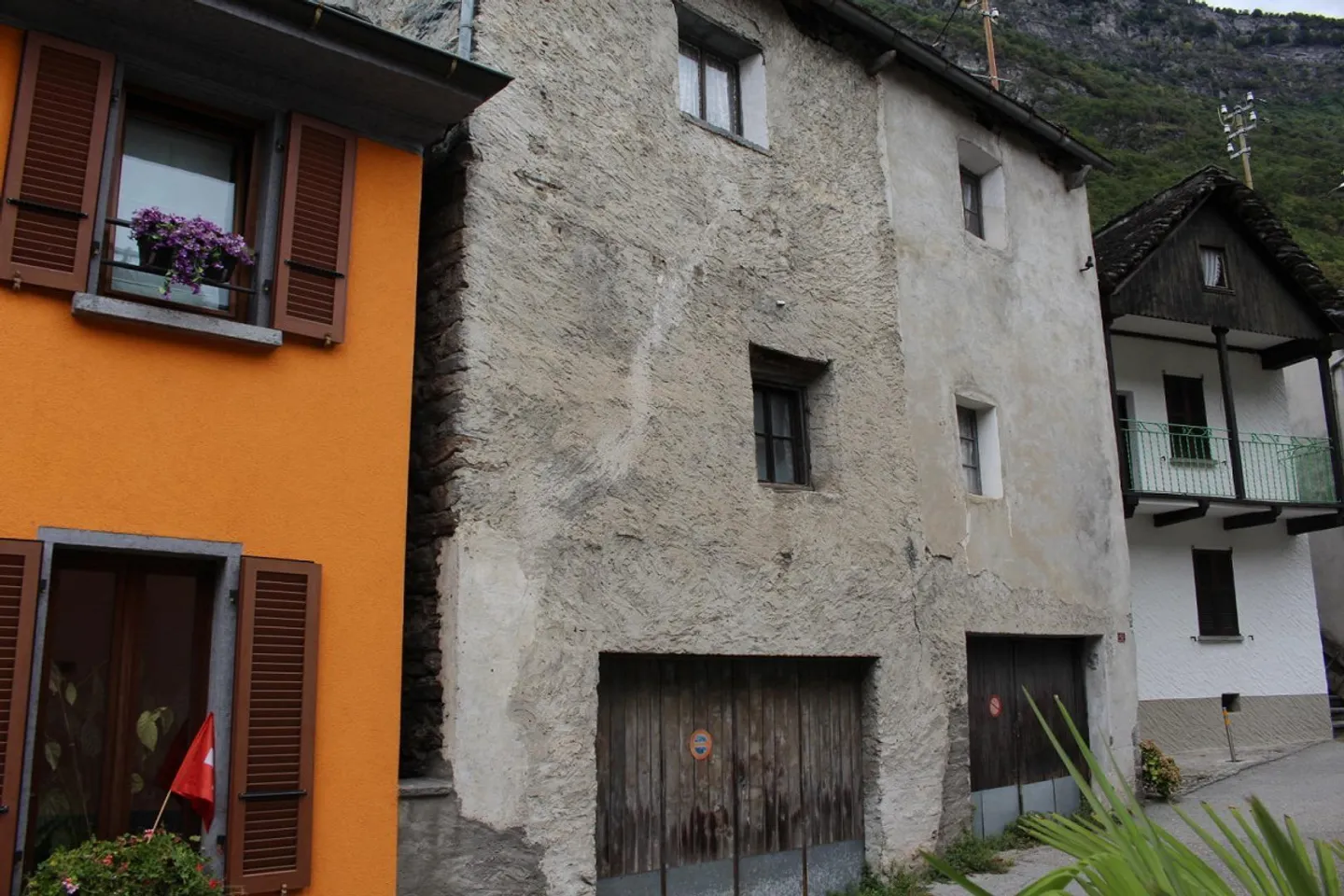 Casa nel nucleo di 4 locali con terrazza esterna +2 garage - Foto 10 di 15