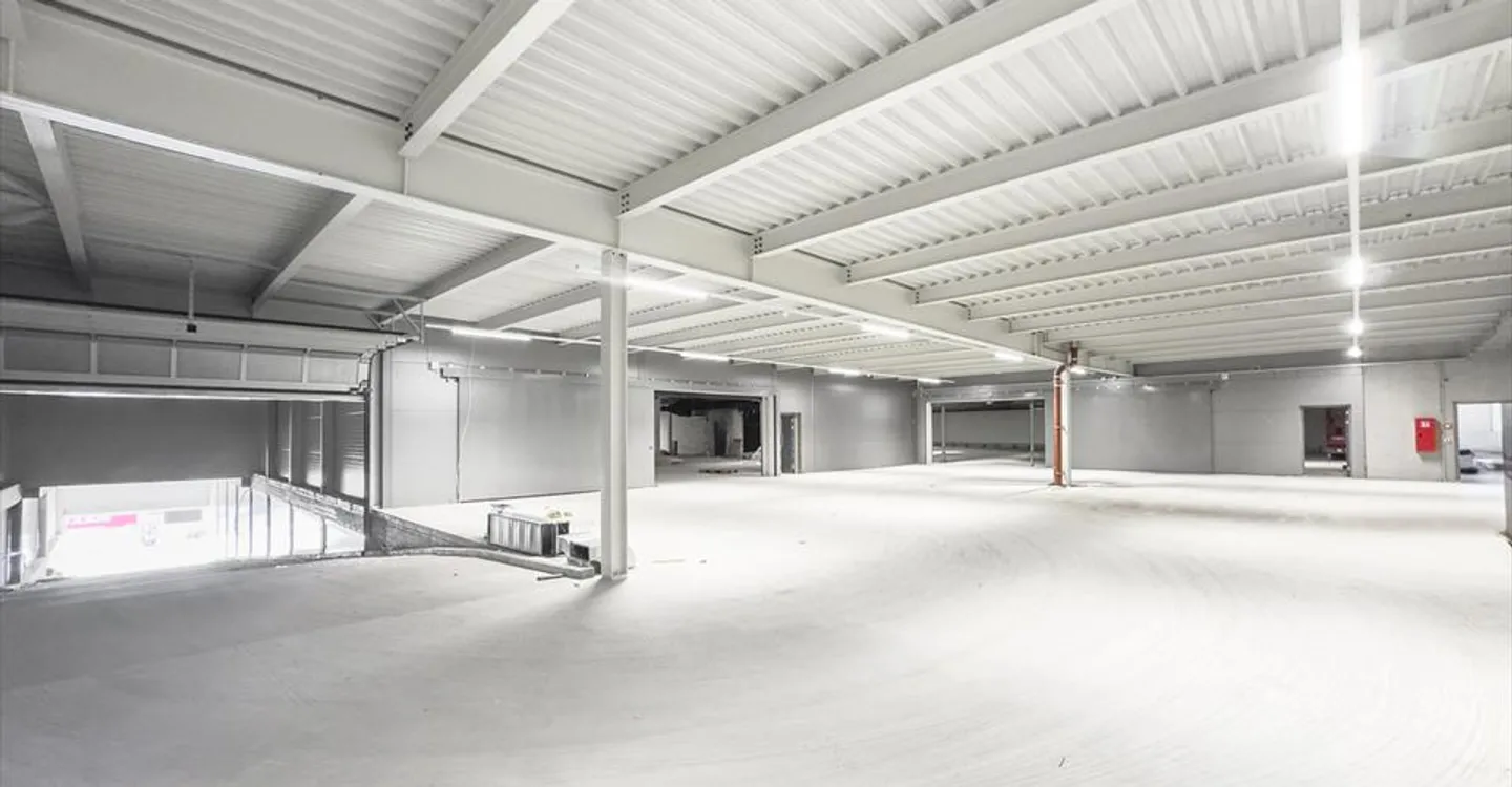 Edificio ad uso misto in affitto - Foto 10 di 12