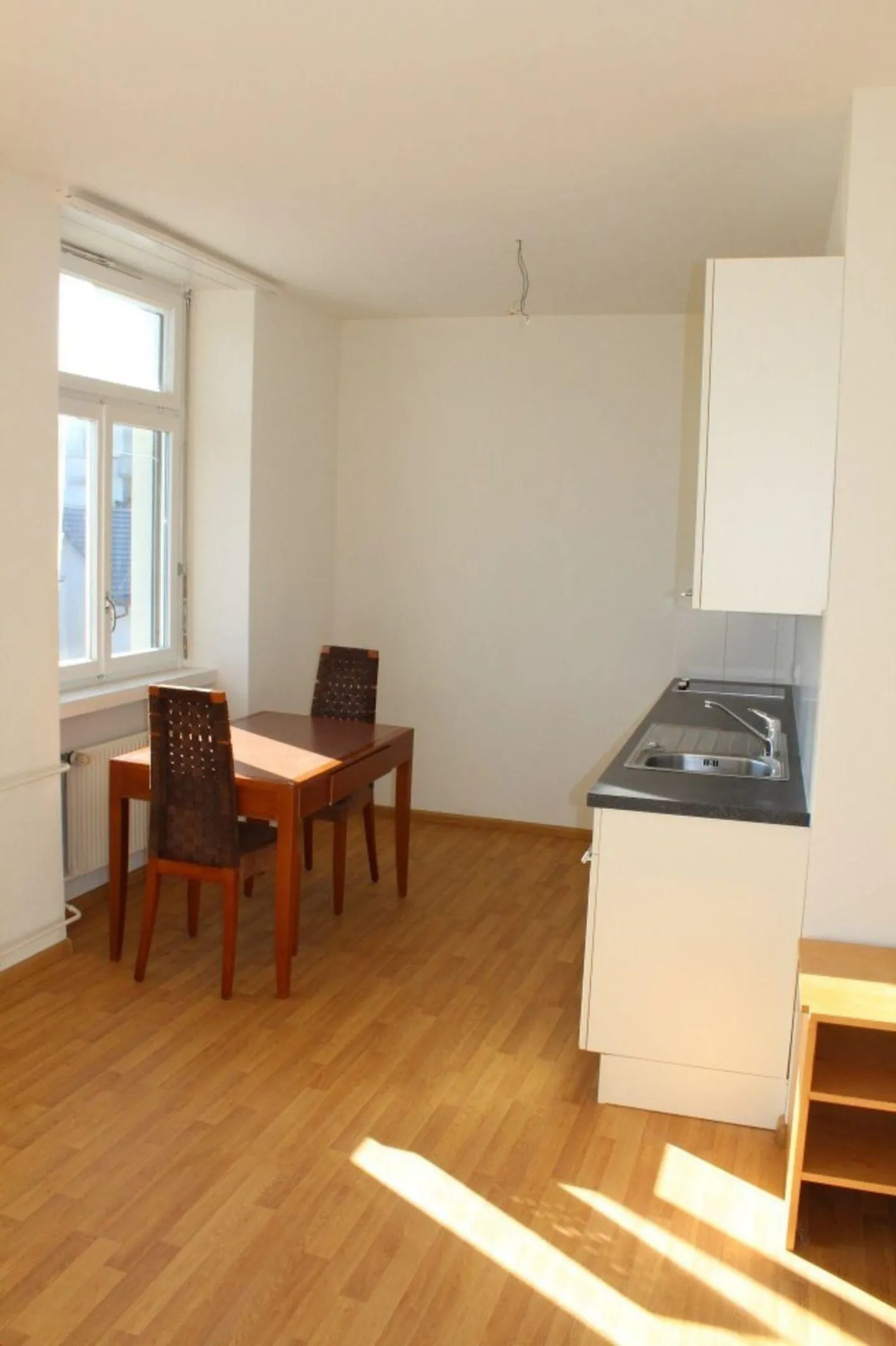 Charming studio with balcony in the heart of Delémont - Photo 3 of 3