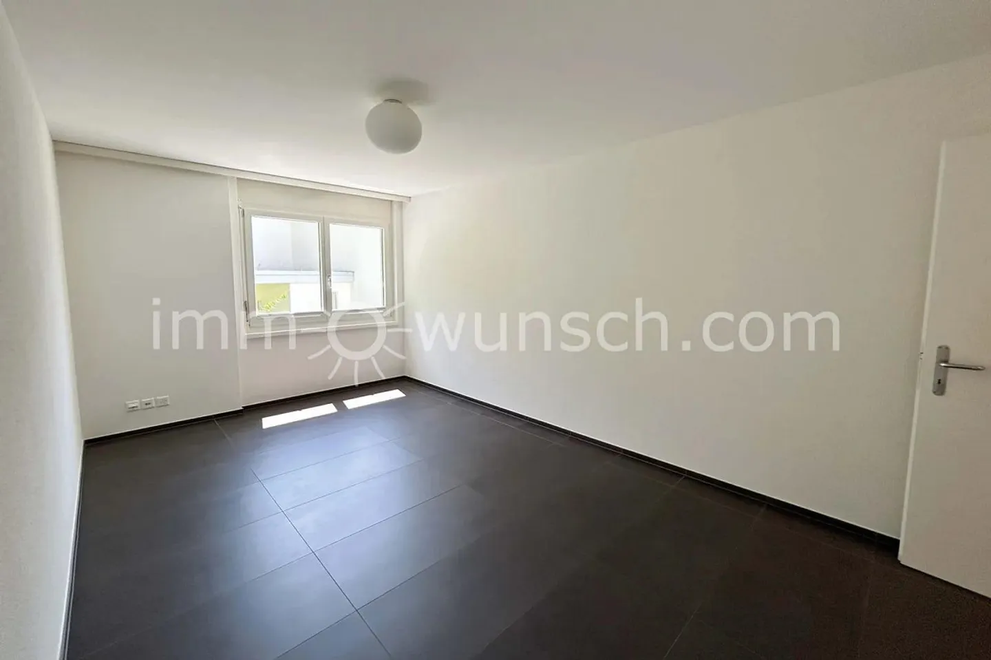 Appartement en terrasse de 4,5 pièces avec vue sur le lac à Walchwil à louer - Photo 9 sur 11