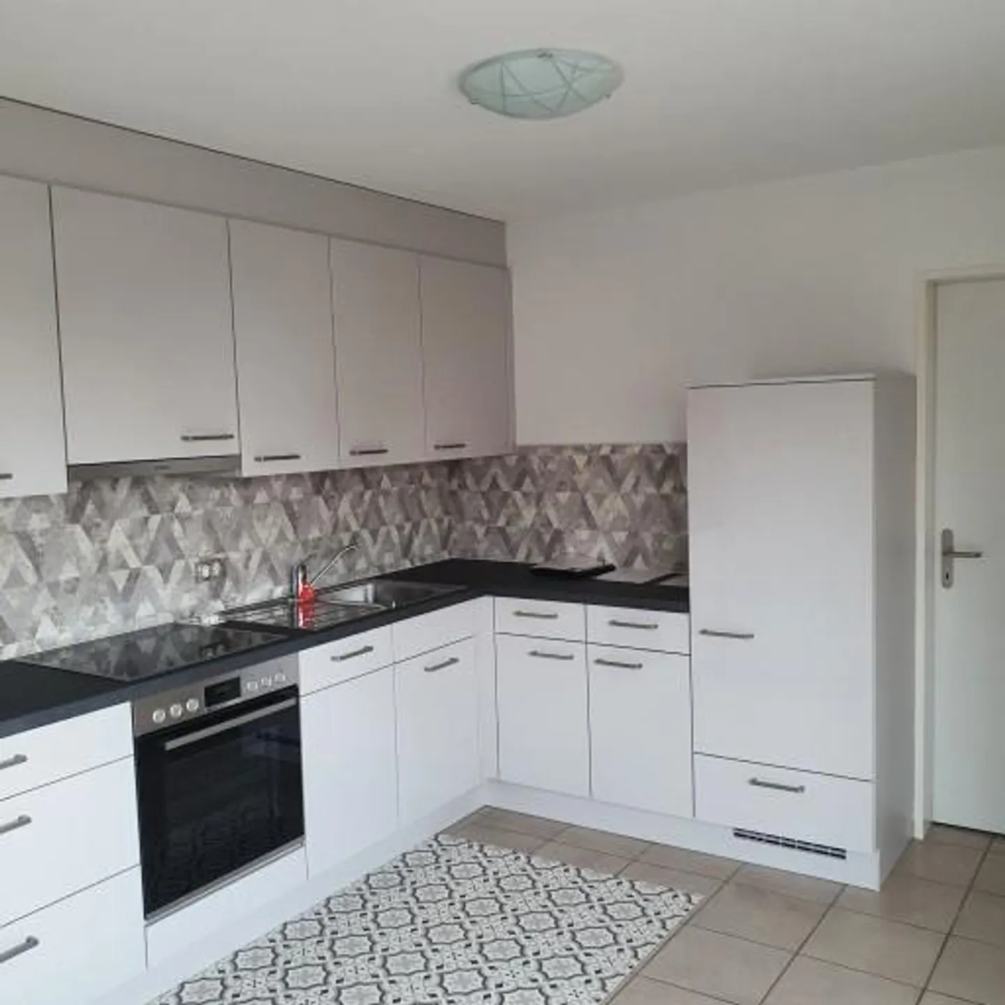 Charmante 2.5 Zimmer Wohnung - Foto 1 von 2
