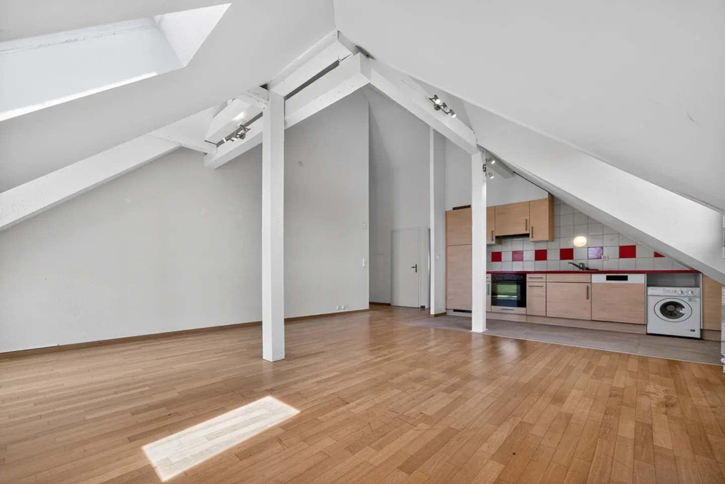 Appartamento 3.5 camere affascinante - Foto 3 di 10