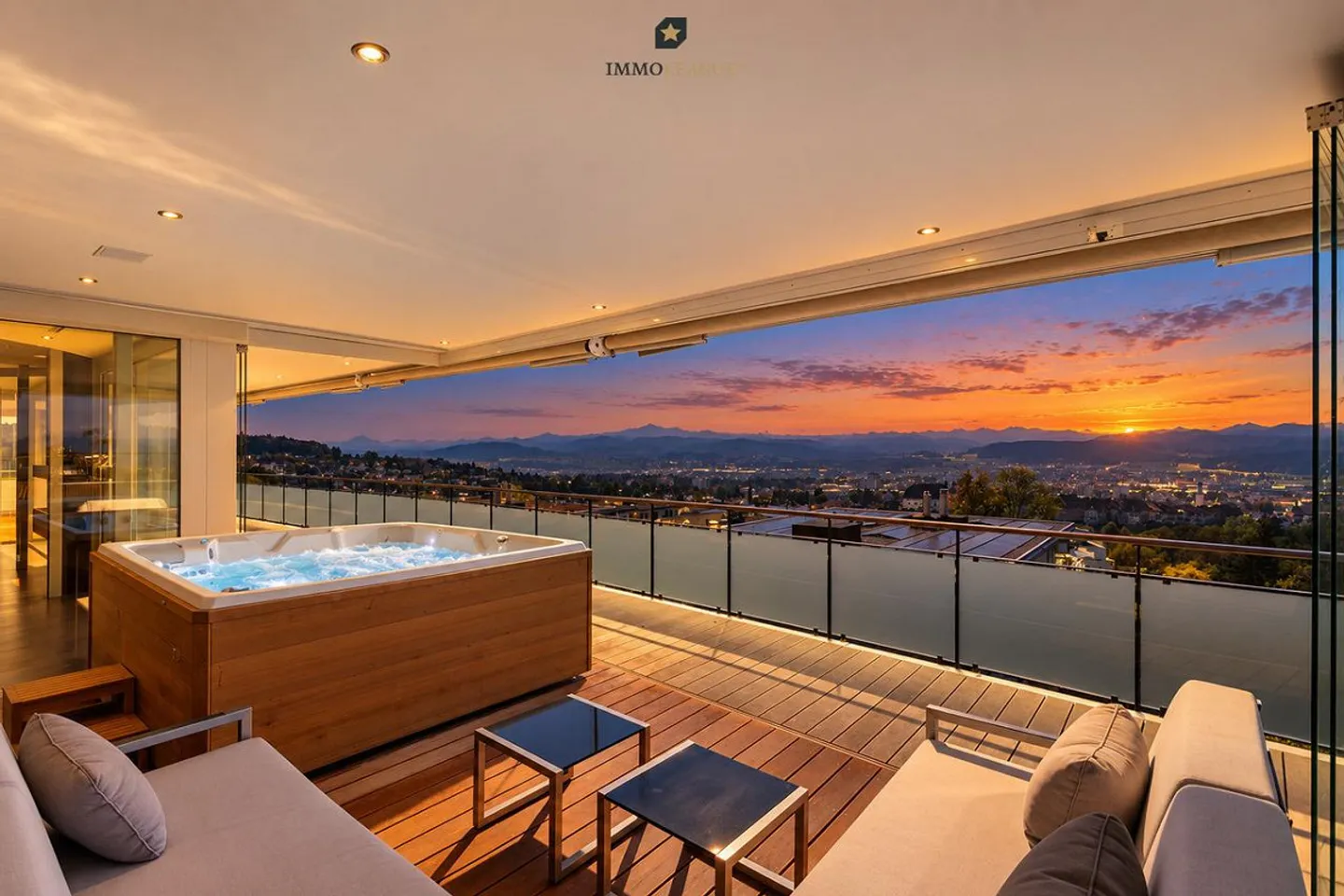 Appartement penthouse de luxe de la plus haute classe avec une vue panoramique magnifique. - Photo 1 sur 8