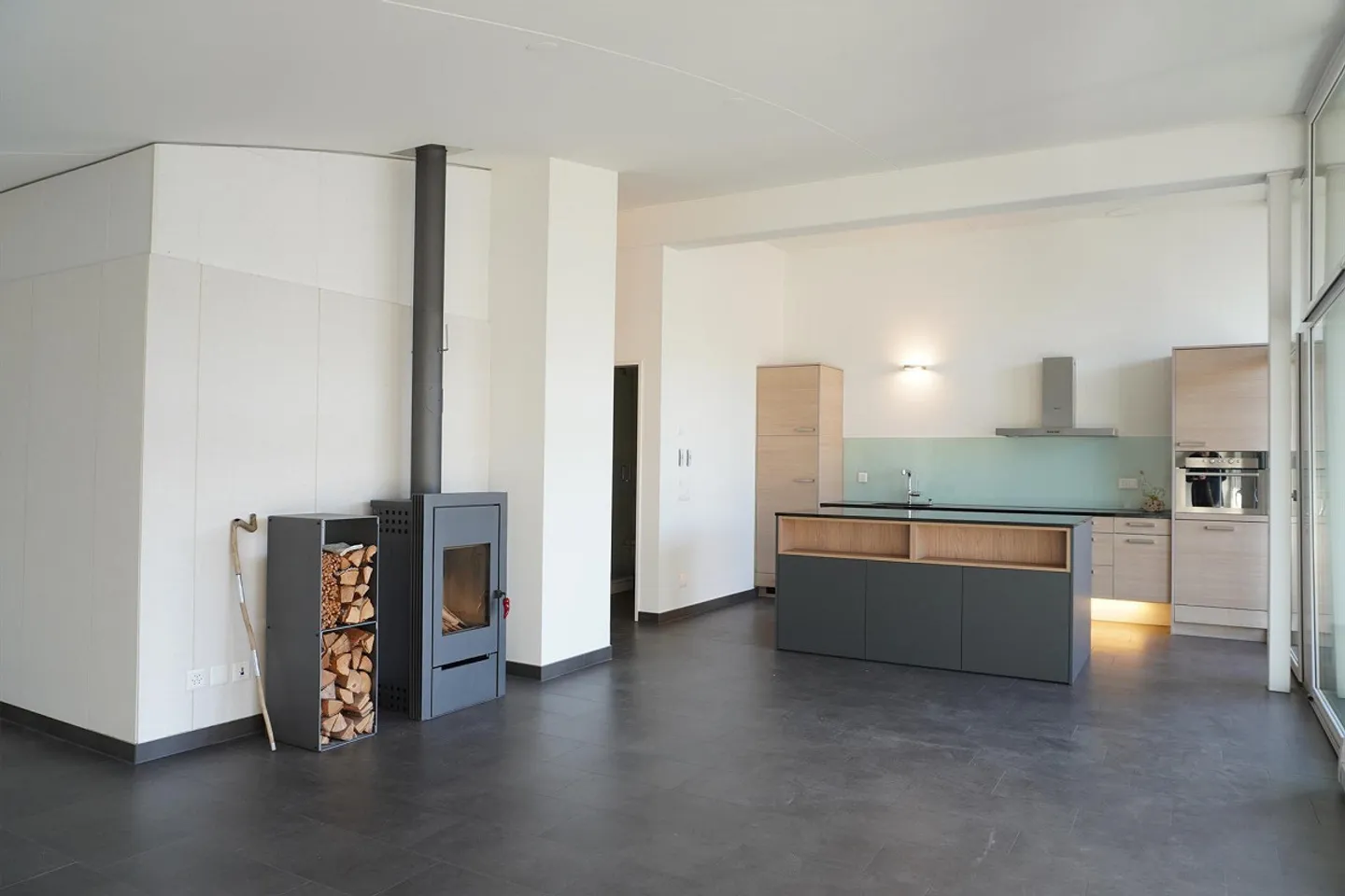 Stilvolle Dachwohnung mit Balkon - Foto 1 von 15