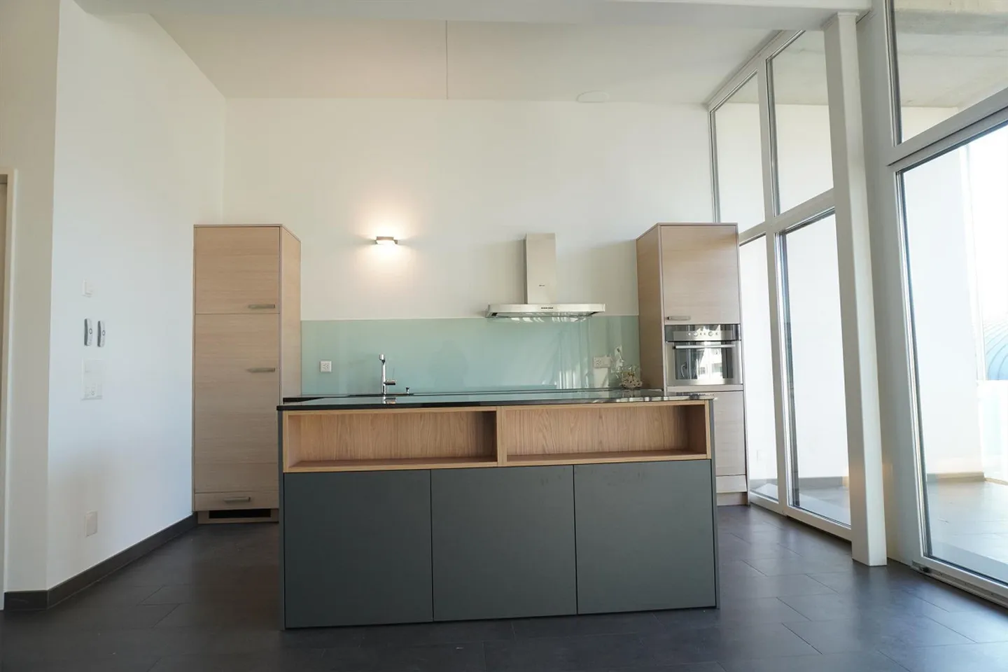 Stilvolle Dachwohnung mit Balkon - Foto 4 von 15