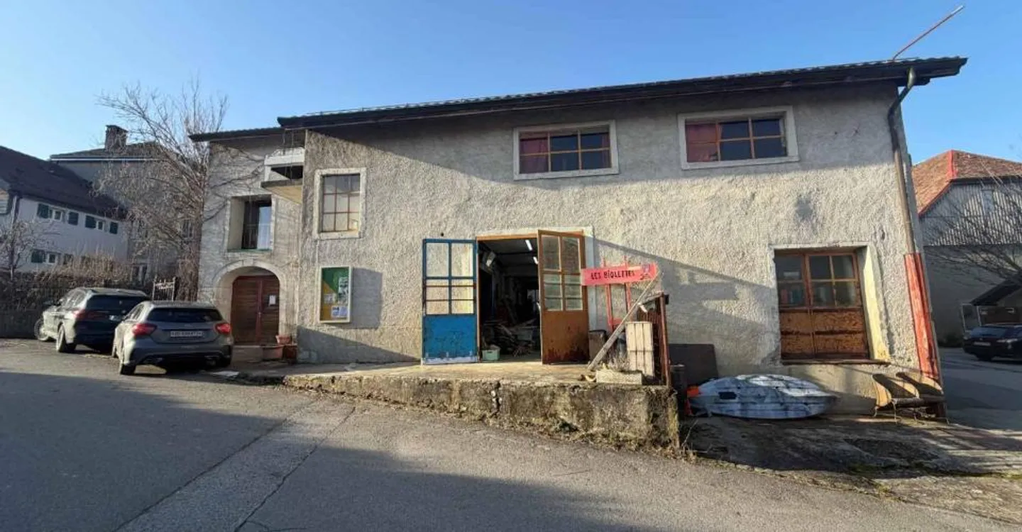 Bâtiment historique avec potentiel de loft - Photo 1 sur 13