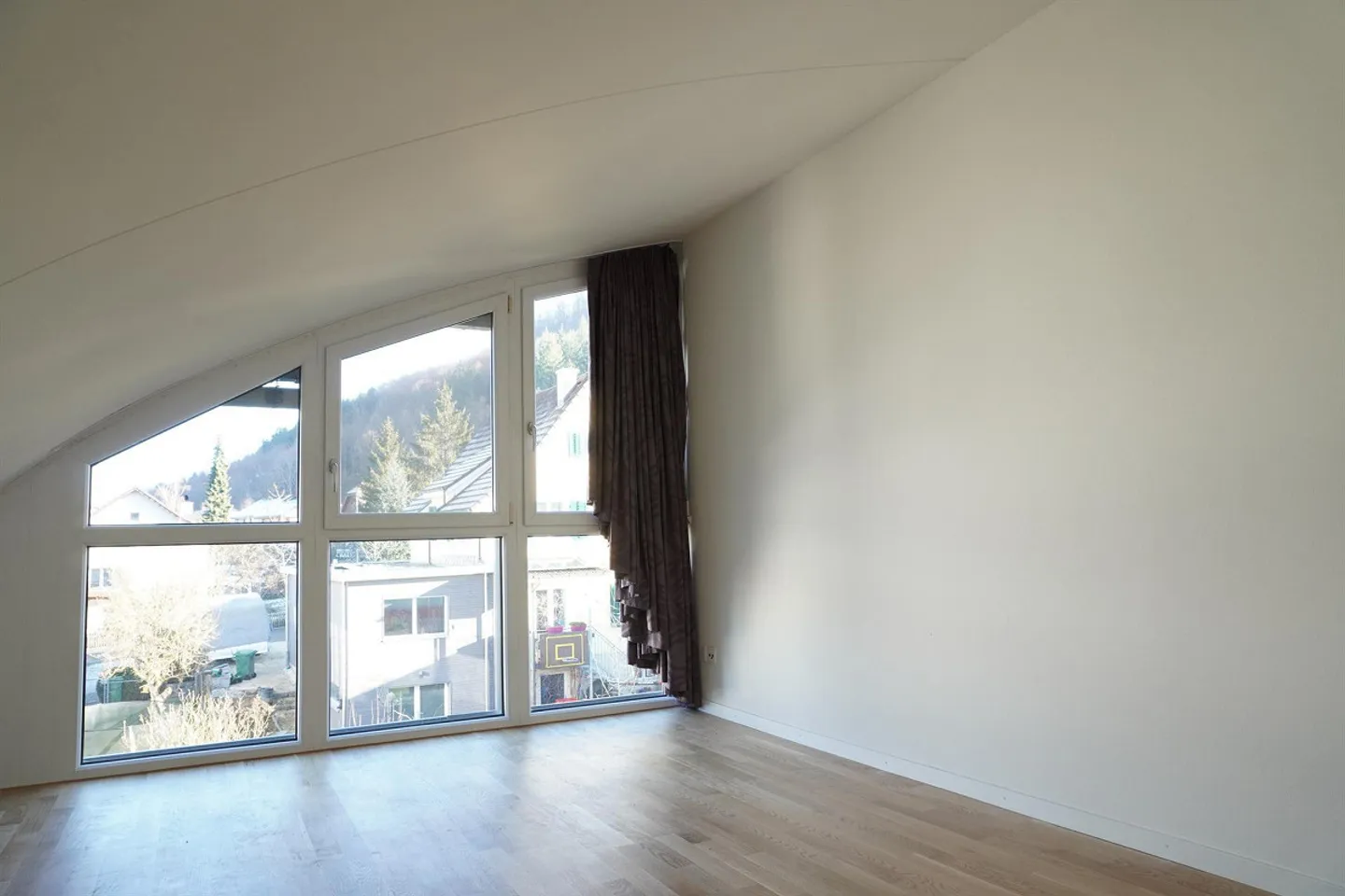 Stilvolle Dachwohnung mit Balkon - Foto 11 von 15