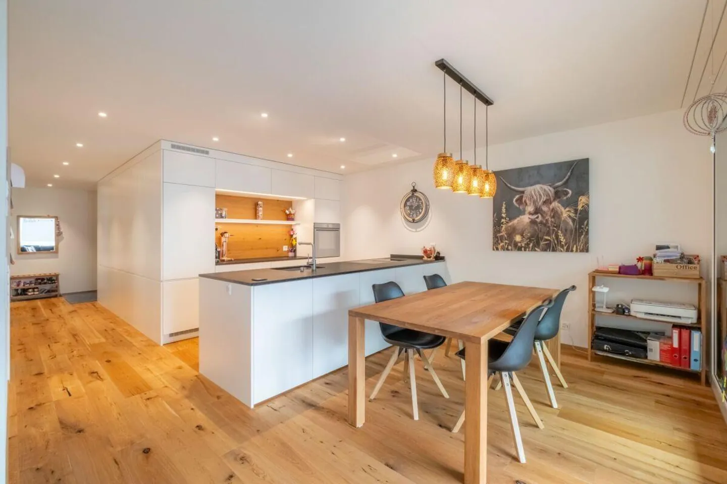 Newly built 4.5 room apartment with a feel-good character - Photo 4 of 20