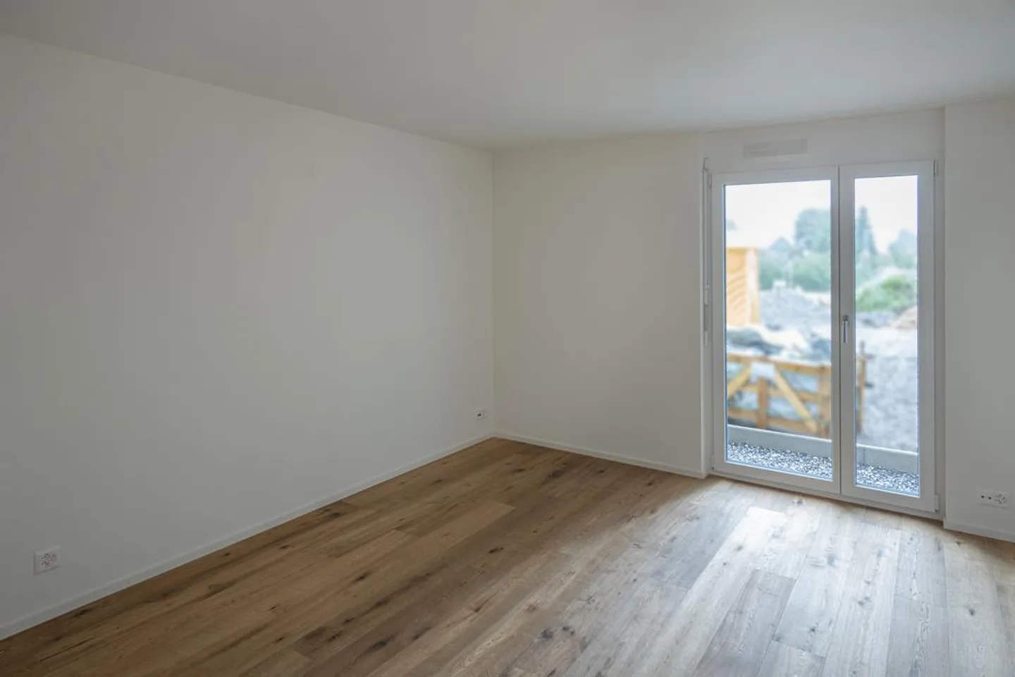 Helle Wohnung mit grossem Sitzplatz - Foto 4 von 9