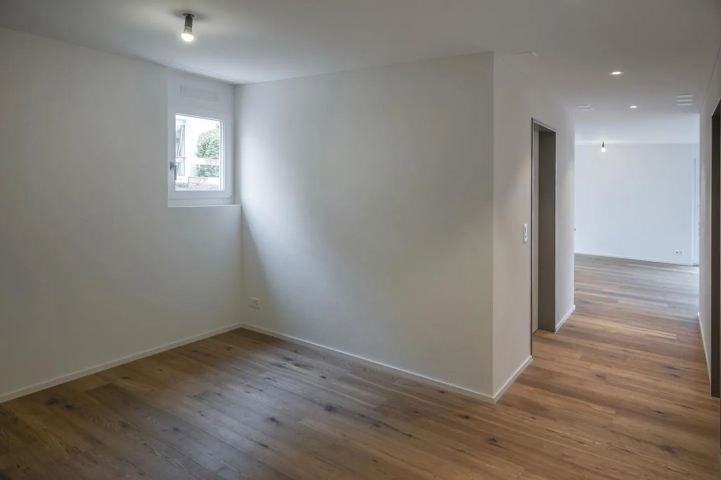 Helle Wohnung mit grossem Sitzplatz - Foto 7 von 9