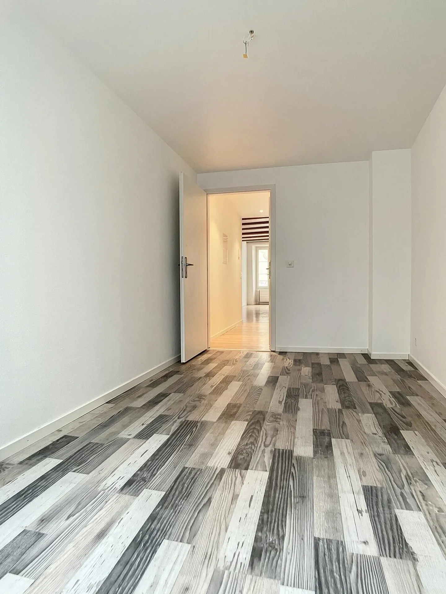 MAGNIFICO 2½ LOCALI NEL CUORE DELLA CITTÀ!! - Foto 9 di 11