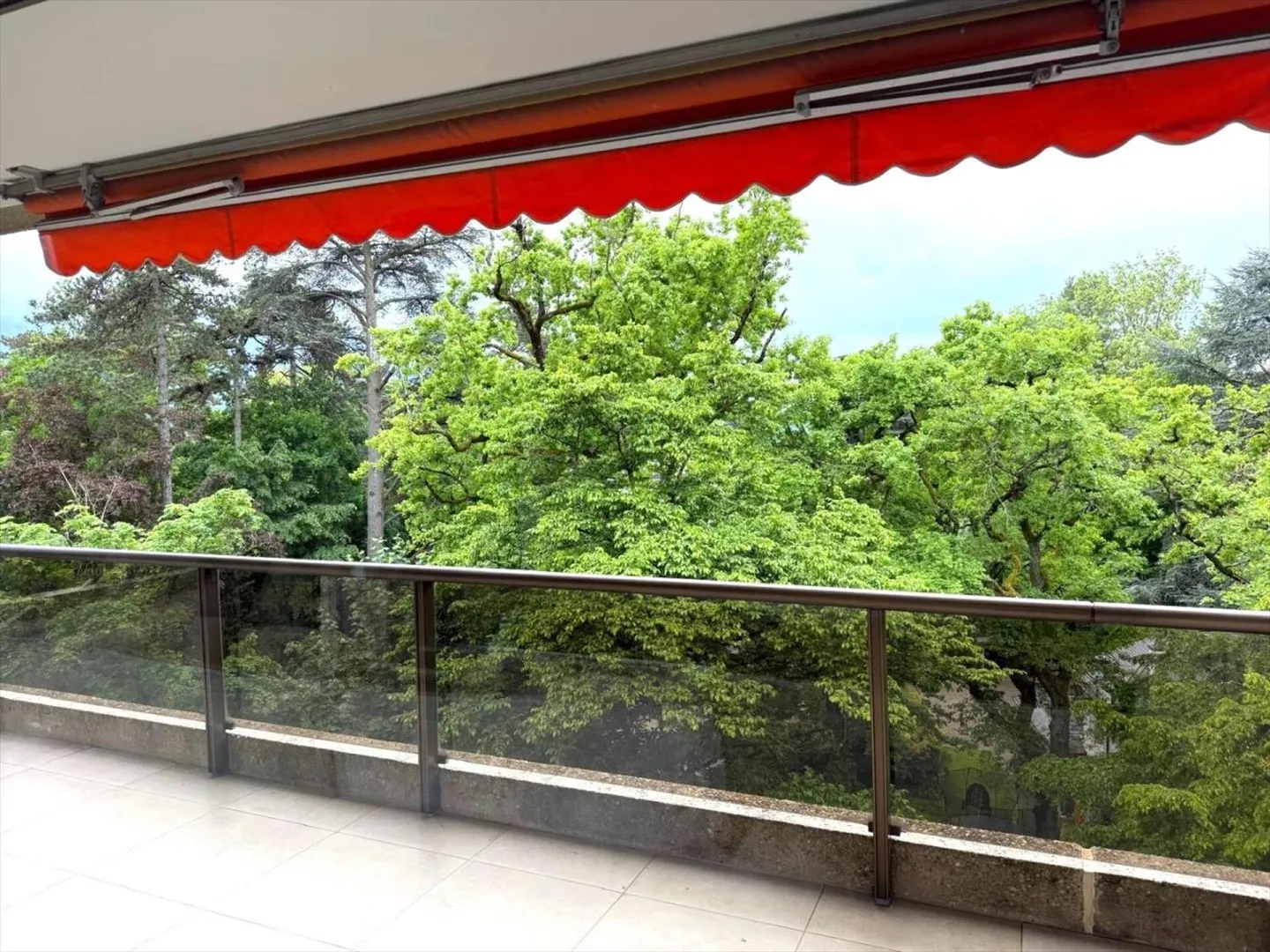 Wohnung mit 5 Zimmern in Genf - Foto 1 von 3