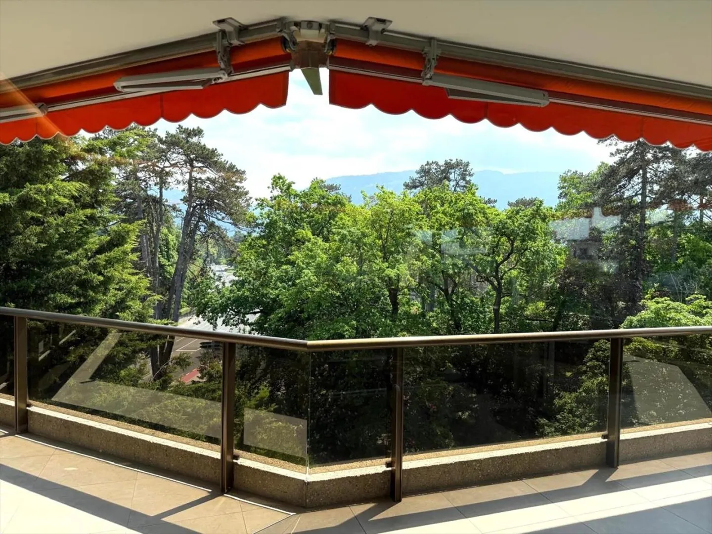 Wohnung mit 5 Zimmern in Genf - Foto 3 von 3