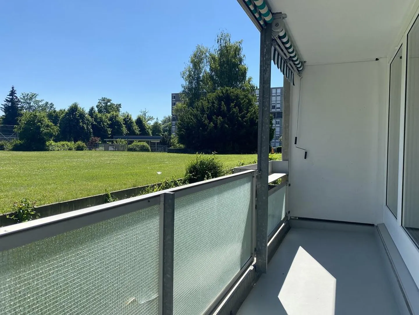 Modernes Apartment mit Grünblick - Foto 1 von 10