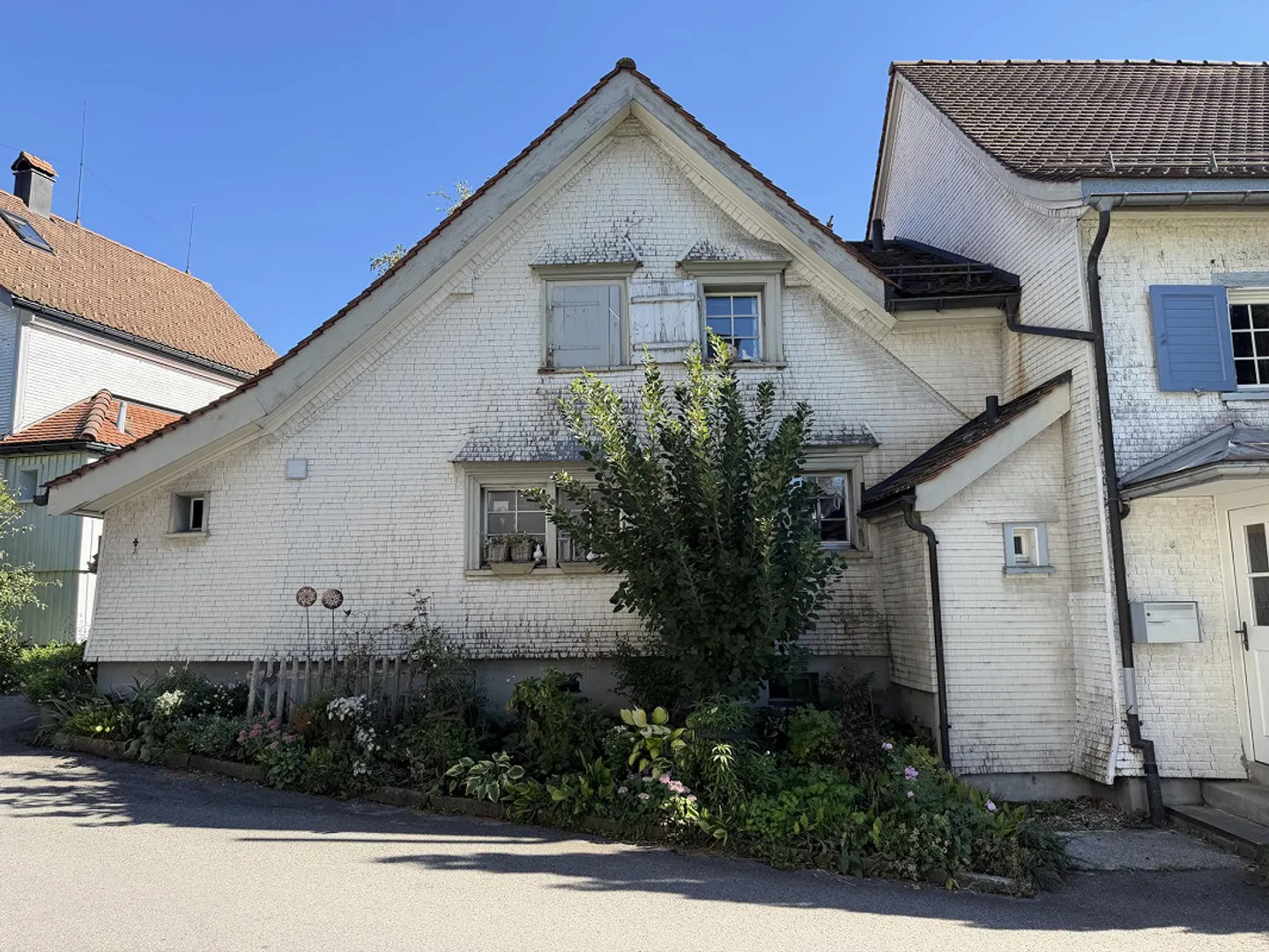 Piccola casa residenziale con storia e carattere - Foto 3 di 4