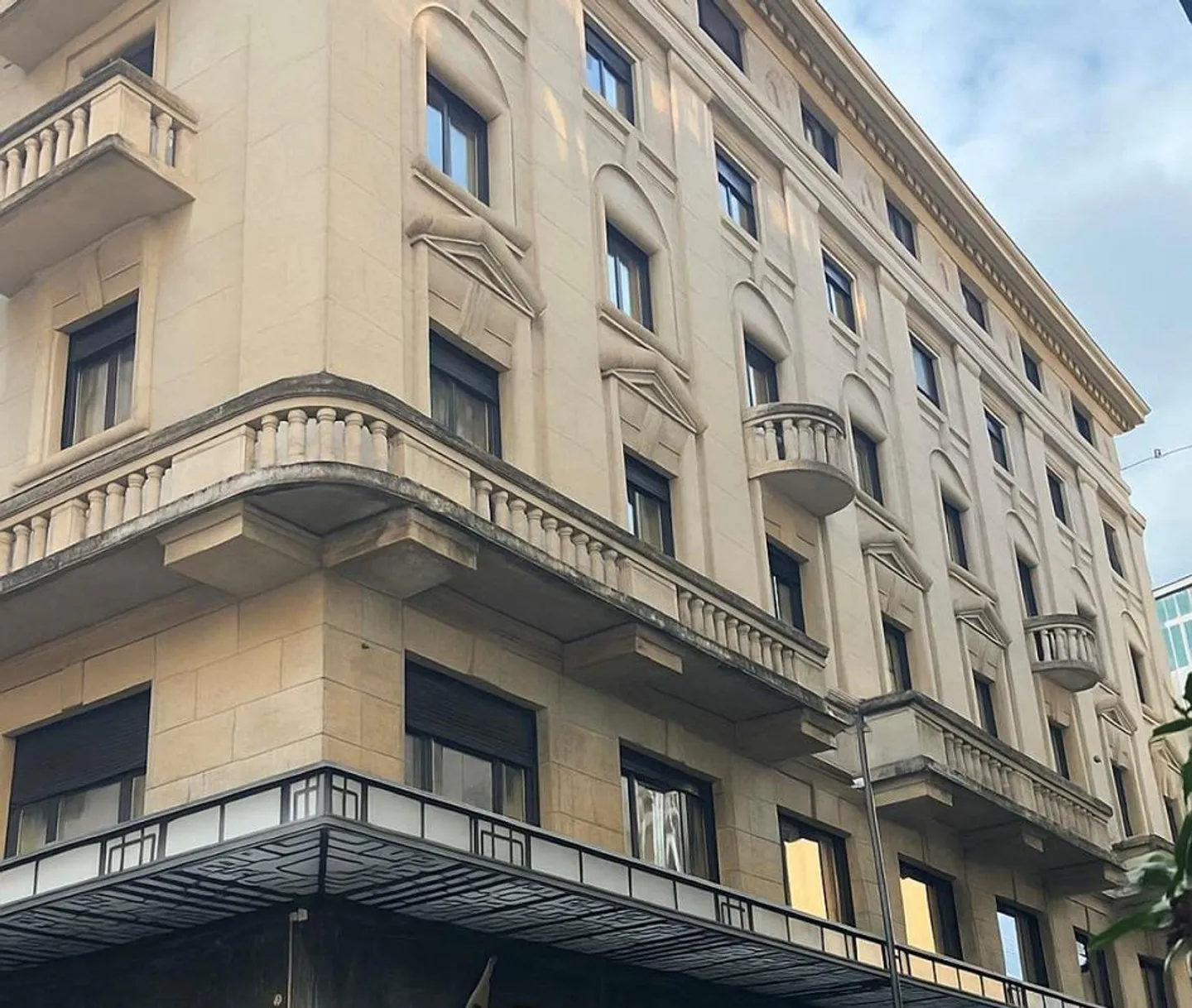 Mischgenutztes Gebäude mieten - Foto 1 von 3