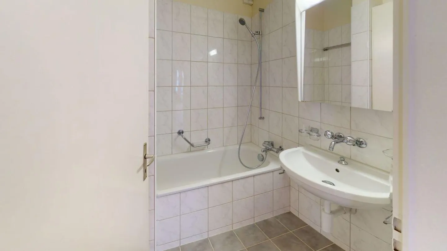 Appartamento in edificio d'epoca di 4 stanze - Foto 6 di 7