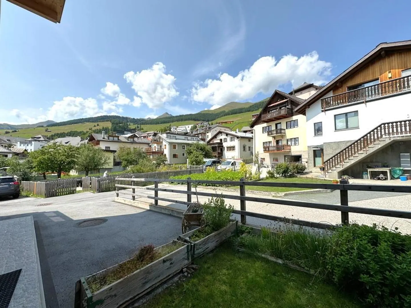 Appartement exclusif et unique de 4,5 pièces à Sent. - Photo 1 sur 12