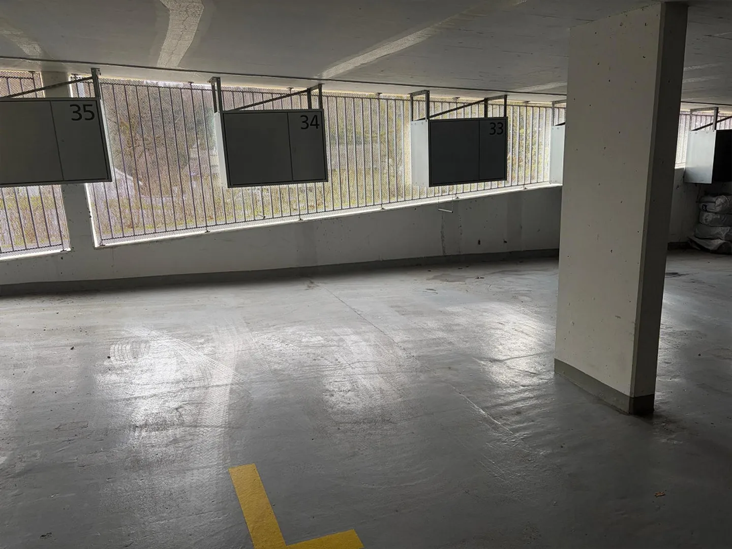 Parkplatz in Tiefgarage - Foto 1 von 2