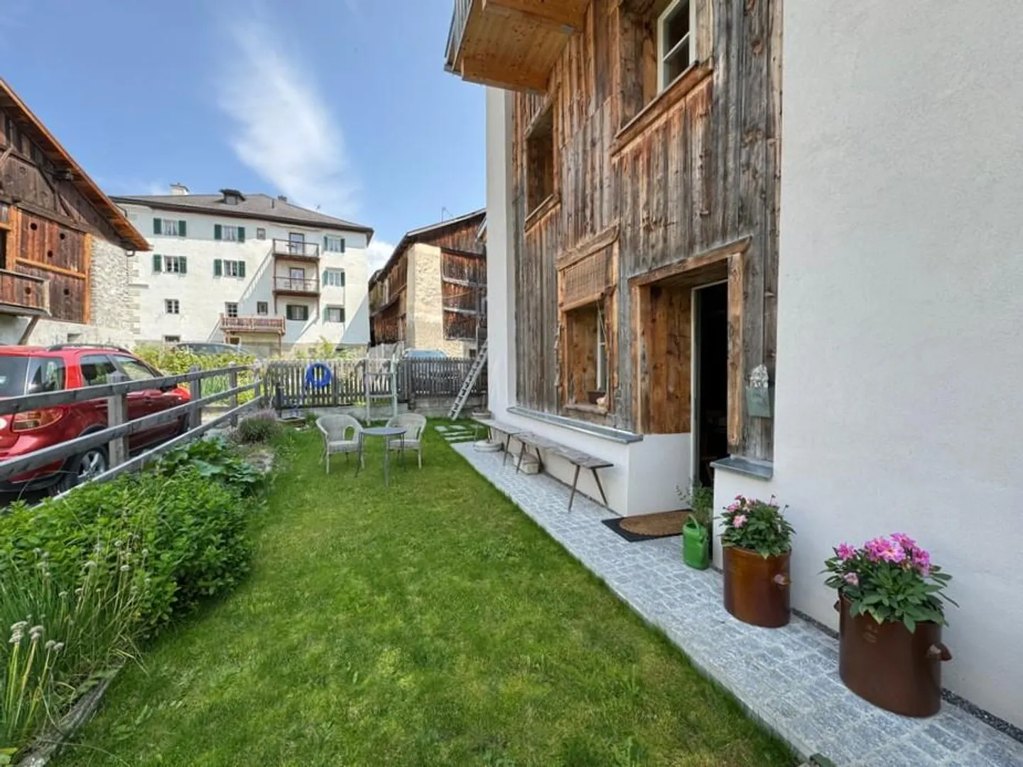 Appartement exclusif et unique de 4,5 pièces à Sent. - Photo 4 sur 12