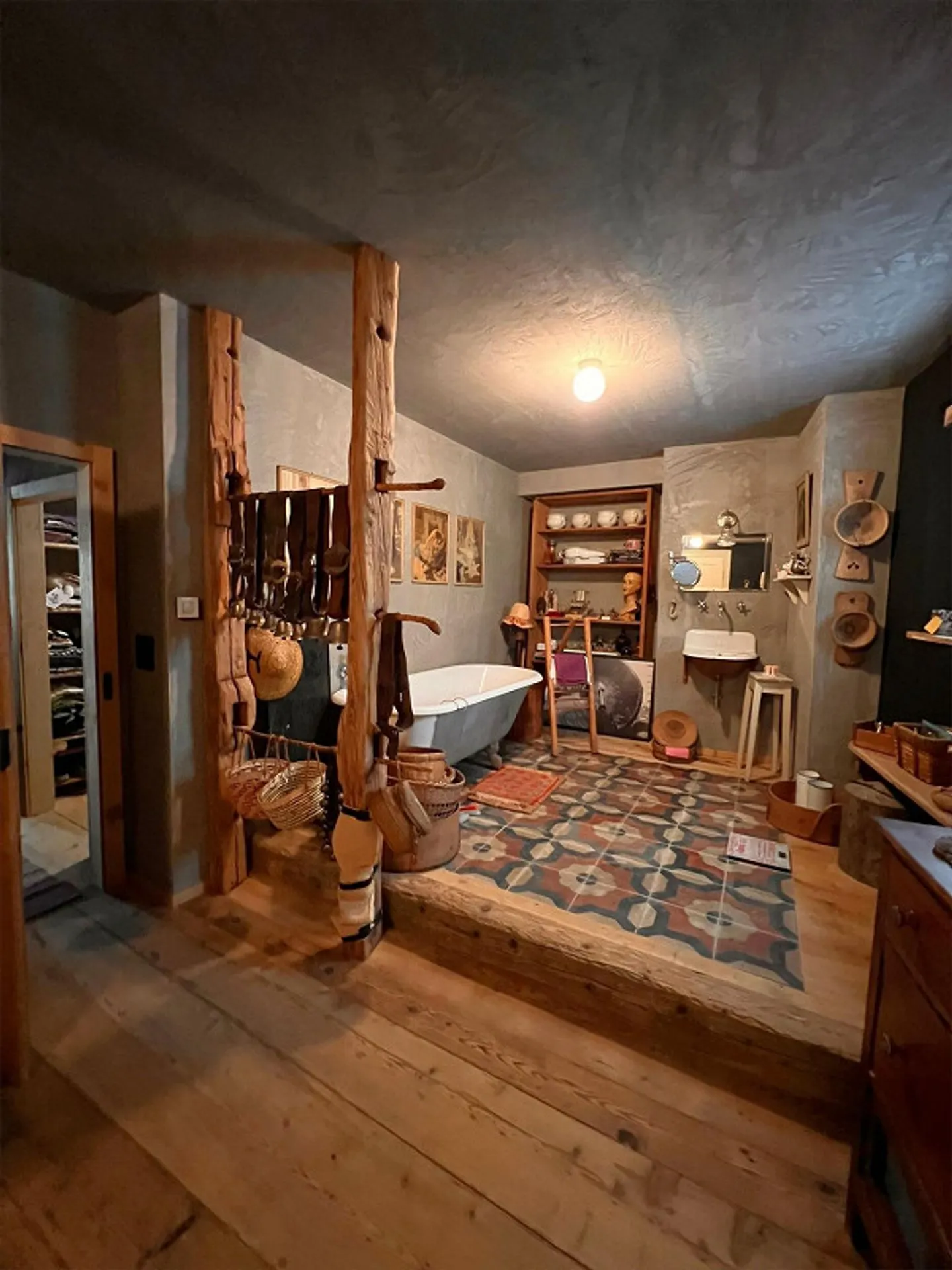 Appartement exclusif et unique de 4,5 pièces à Sent. - Photo 11 sur 12