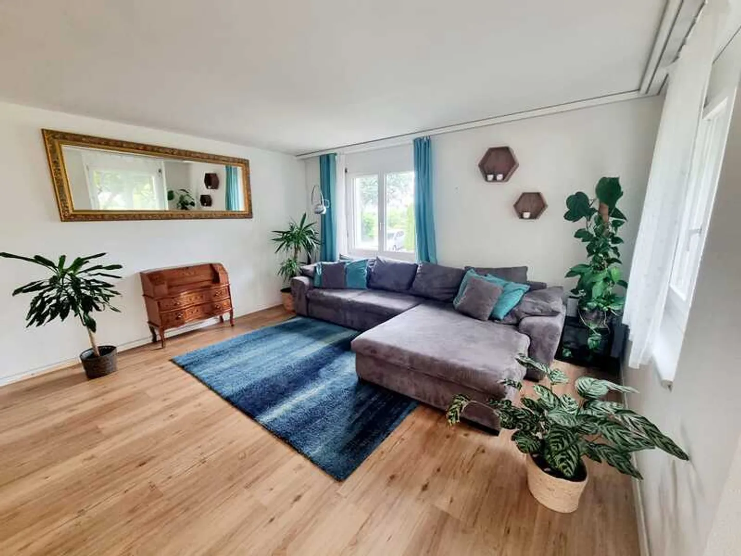 Appartement spacieux avec jardin - Photo 3 sur 9