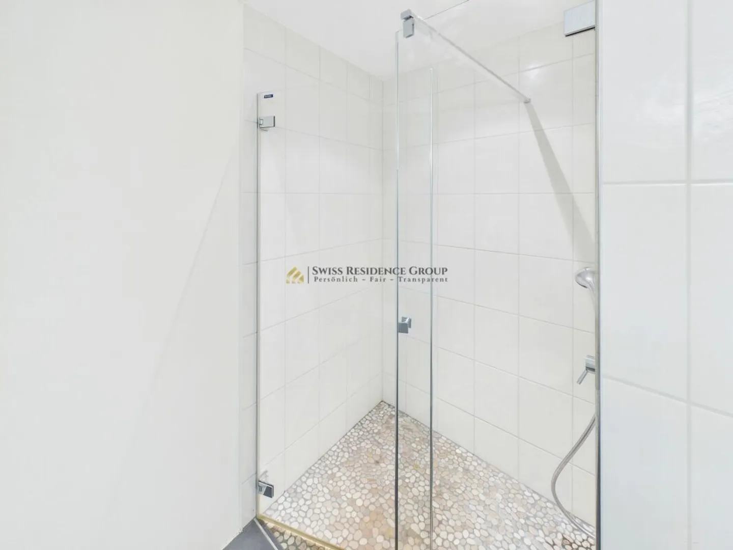 Appartamento moderno, luminoso e con balcone - affascinante appartamento di 3,5 stanze proprio accanto al parco - Foto 9 di 12