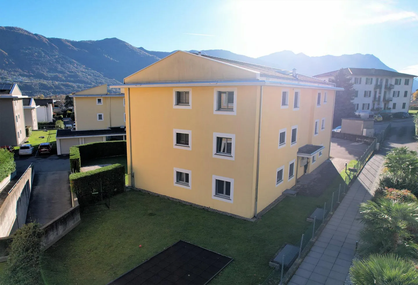 Appartamento con grande giardino in zona comoda e tranquilla - Foto 4 di 17