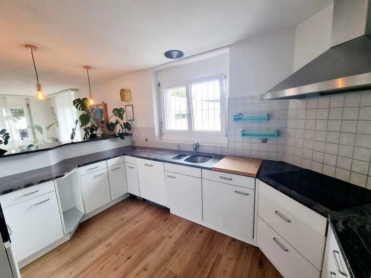 Appartement spacieux avec jardin - Photo 6 sur 9