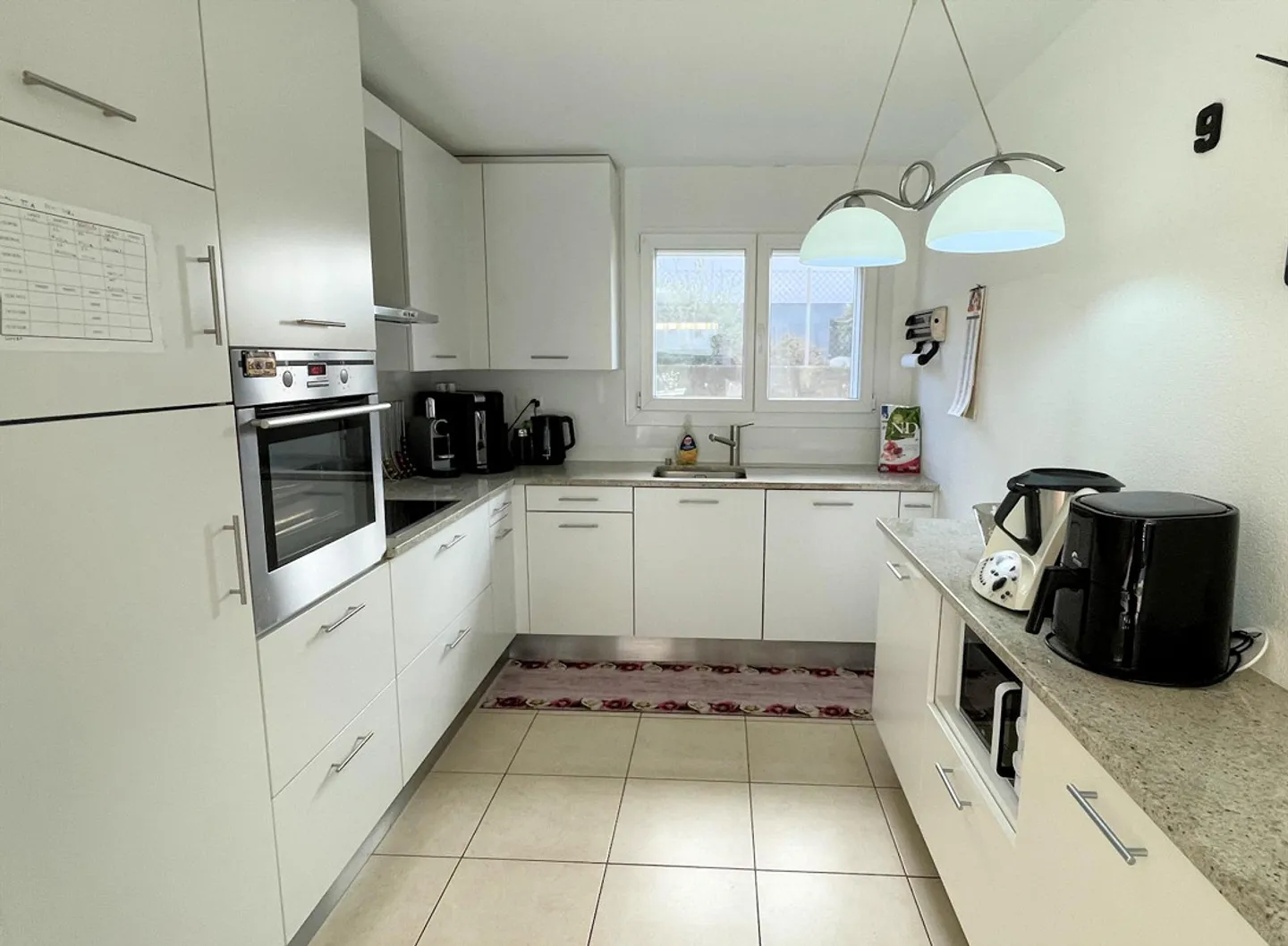 Appartamento con grande giardino in zona comoda e tranquilla - Foto 10 di 17