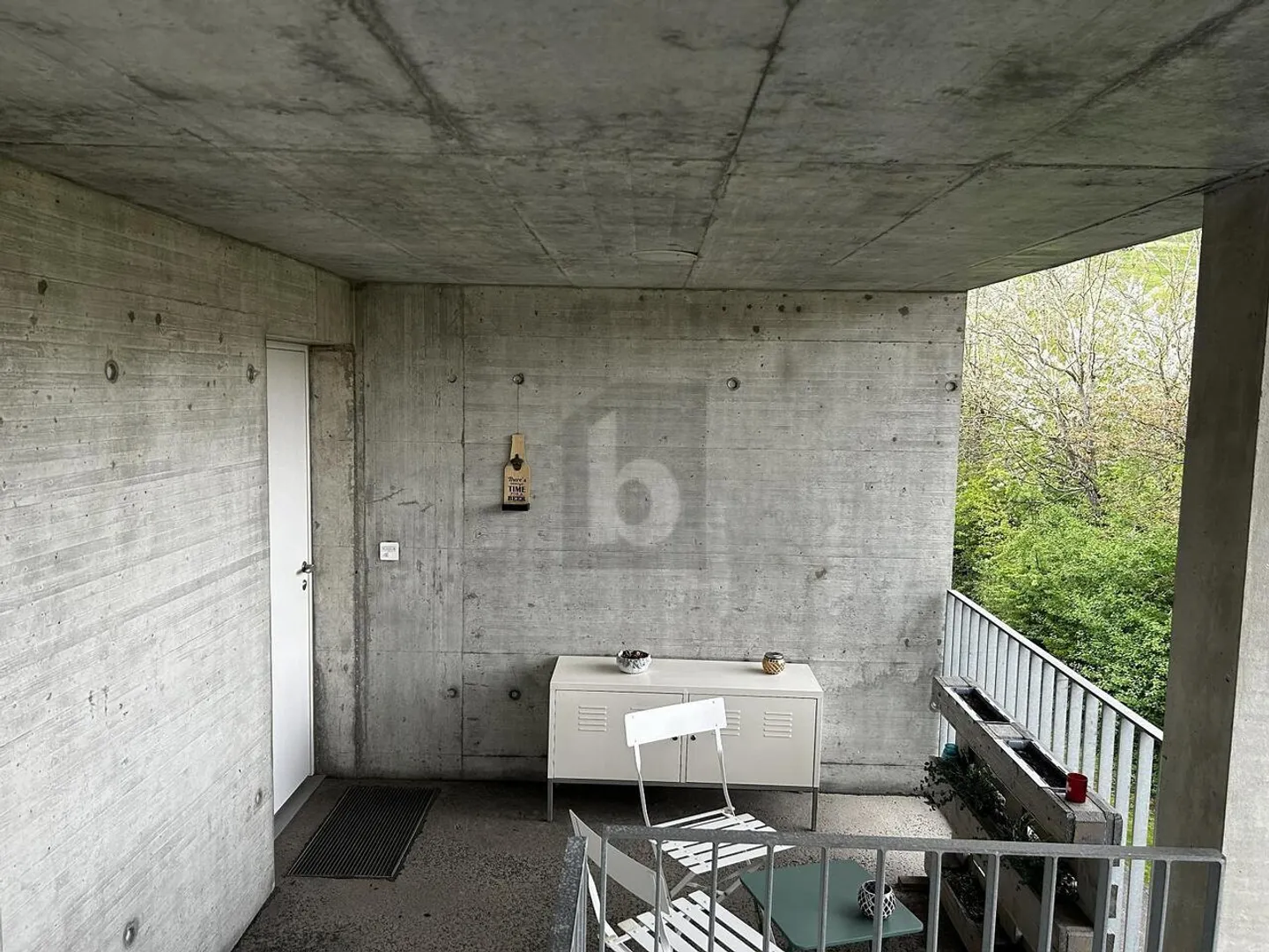 HIGH QUALITY & STYLISH - WITH SUNNY BALCONY! - Photo 3 of 6