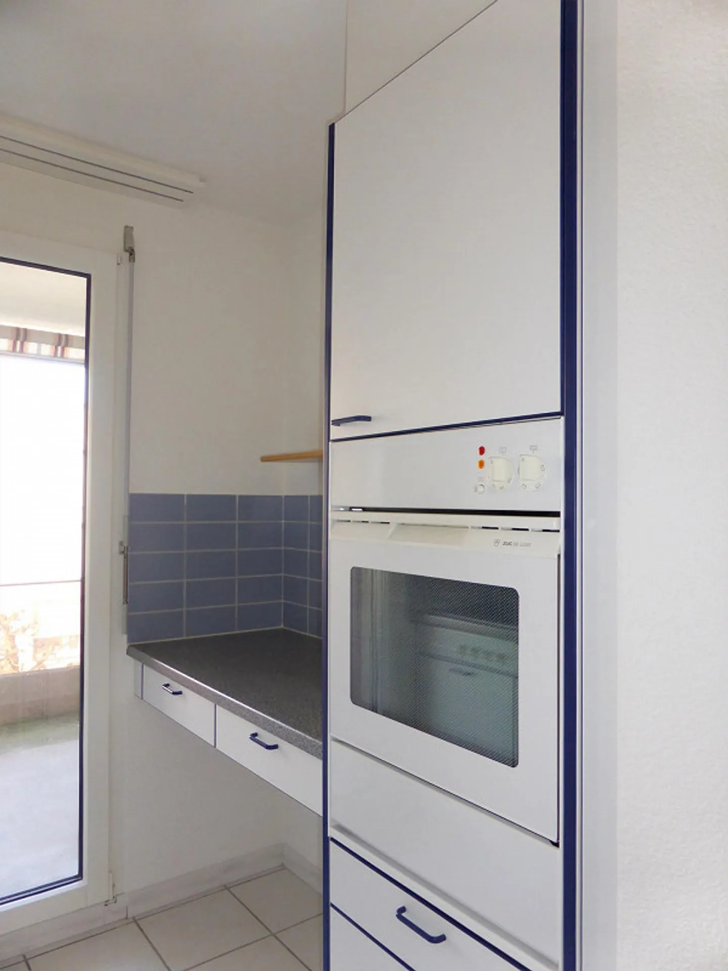 Attic apartment with a view of the Jura - Photo 4 of 11