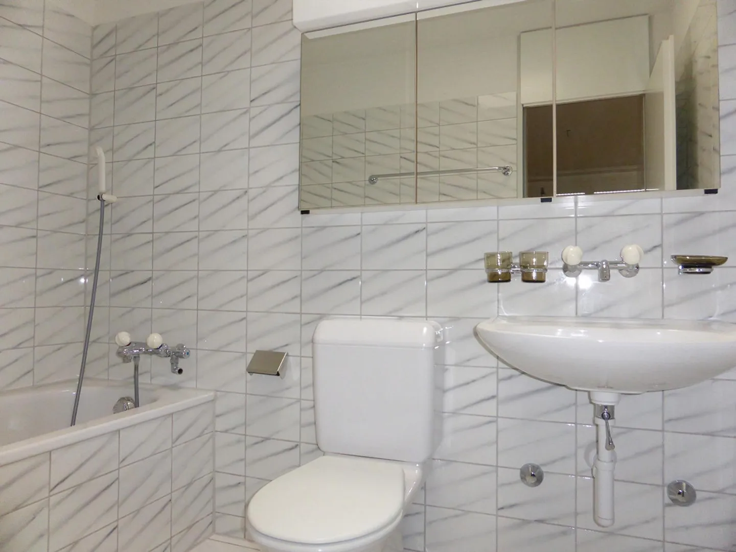 Attic apartment with a view of the Jura - Photo 5 of 11