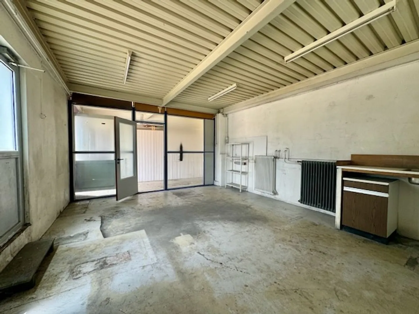 Edificio ad uso misto in affitto - Foto 1 di 10