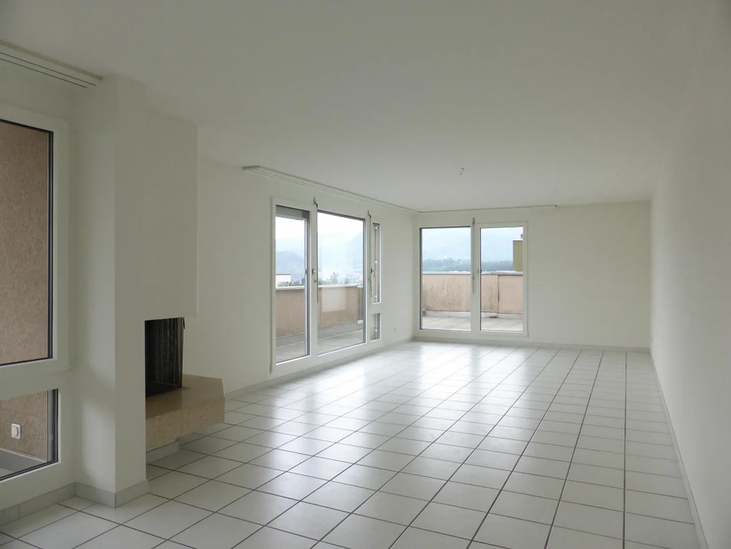 Attic apartment with a view of the Jura - Photo 7 of 11
