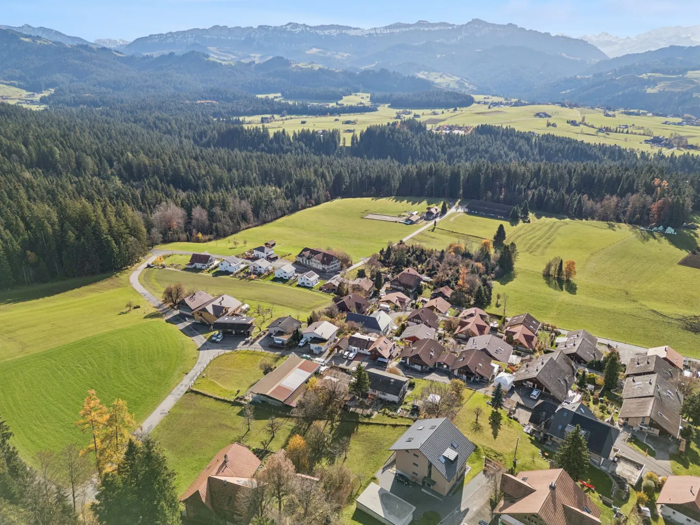 Attraente terreno edificabile in posizione soleggiata con panorama alpino - Foto 5 di 13