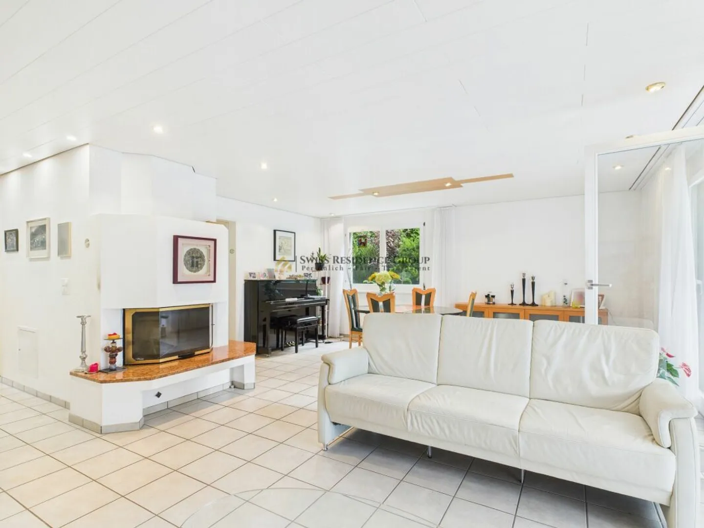 Affascinante casa familiare in una zona residenziale tranquilla e idilliaca - Foto 8 di 26