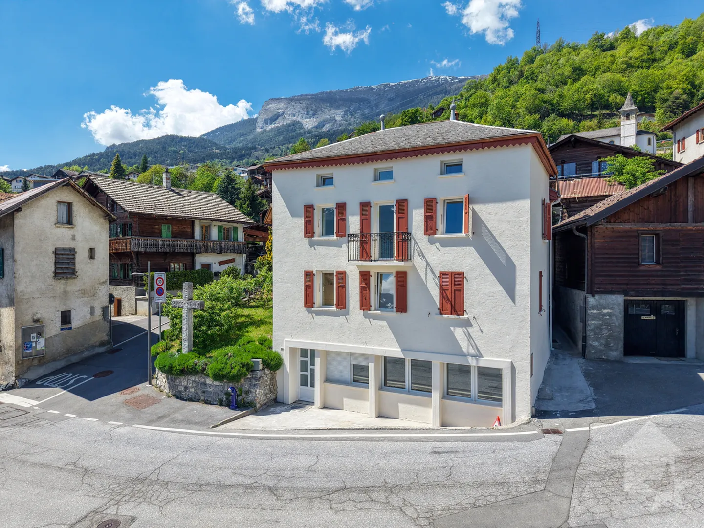Charming Renovated Duplex in Daillon - Photo 1 of 29