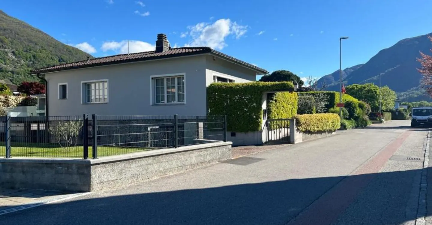 Moderne Erweiterung, energieeffiziente Spitzenleistung und privater Pool - Foto 1 von 13