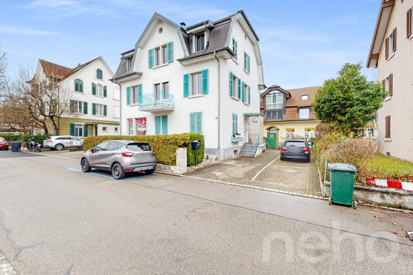 Affascinante casa plurifamiliare con potenziale di sviluppo a Dietikon - Foto 1 di 12