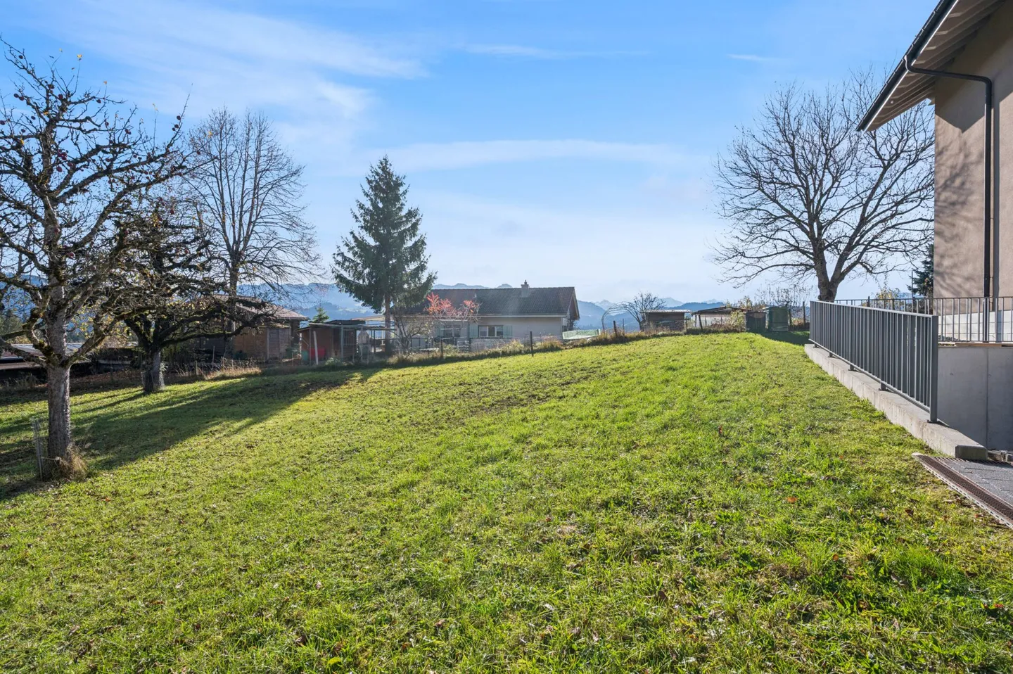 Attraente terreno edificabile in posizione soleggiata con panorama alpino - Foto 13 di 13