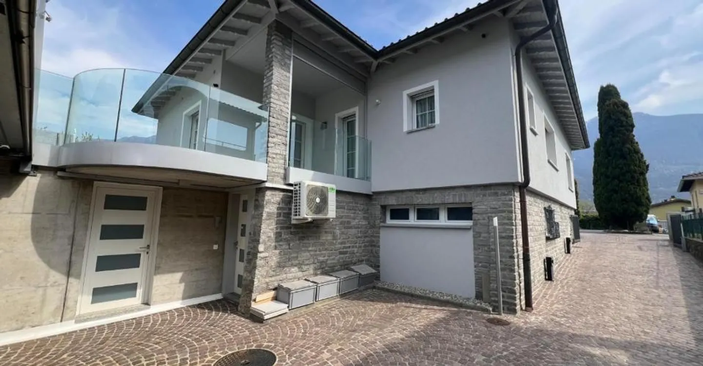 Moderne Erweiterung, energieeffiziente Spitzenleistung und privater Pool - Foto 2 von 13