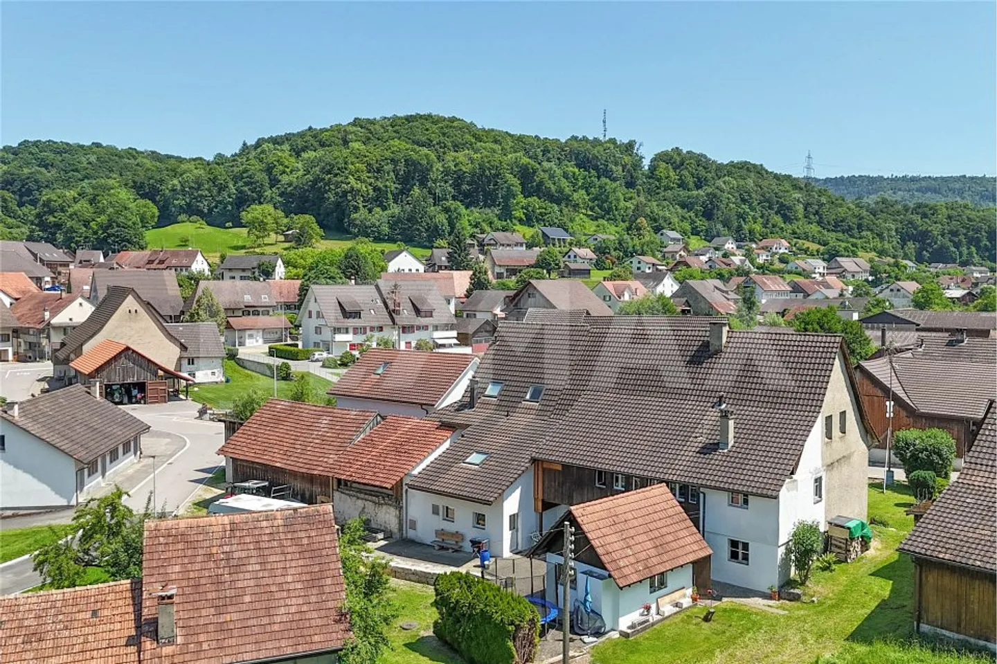 Property with barn, outbuildings, and versatile potential for sale in Hellikon - Photo 10 of 13