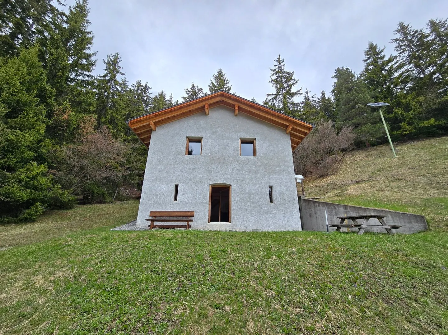 Charmantes Chalet in Conthey - Foto 2 von 13